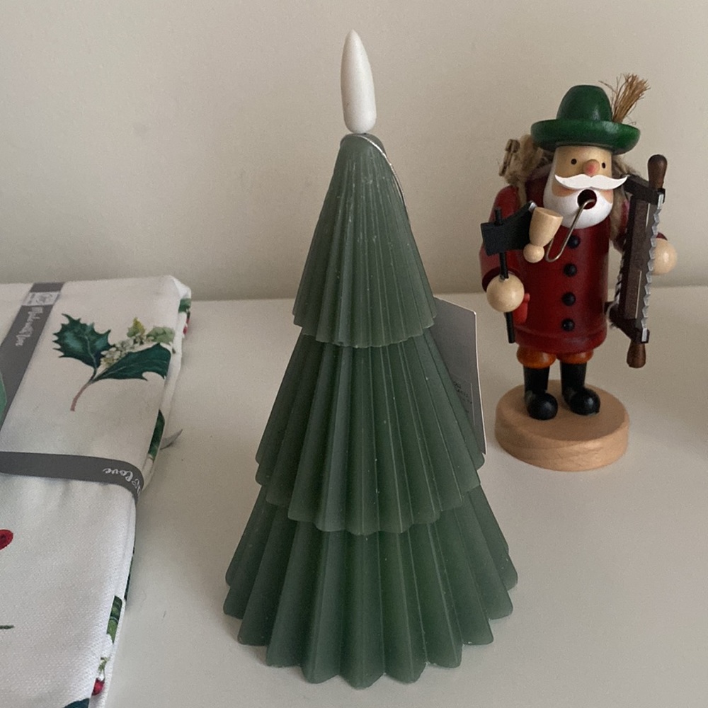 Christmas Table Runner Paraffin Candle Incense Smoker & 24pc Incense cones Set - Picture 11 of 14